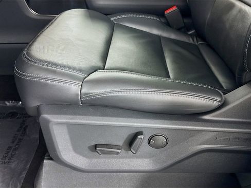 Used 2025 Ford Expedition Platinum AWD/4WD image 27