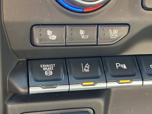 Used 2020 Chevrolet Silverado 3500 High Country image 33