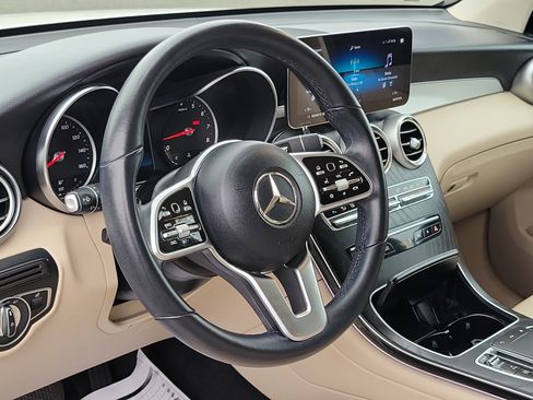 Used 2022 Mercedes-Benz GLC 300 image 9