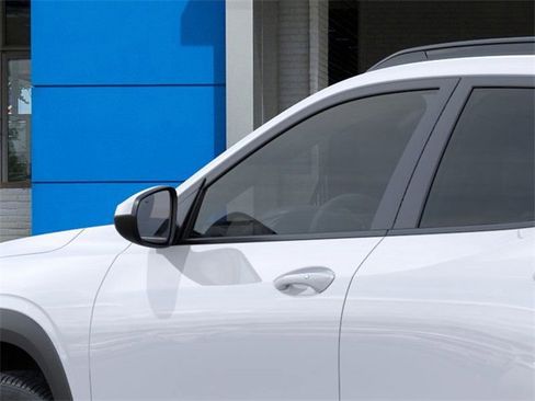 New 2025 Chevrolet Trax LT w/ Driver Confidence Package image 12