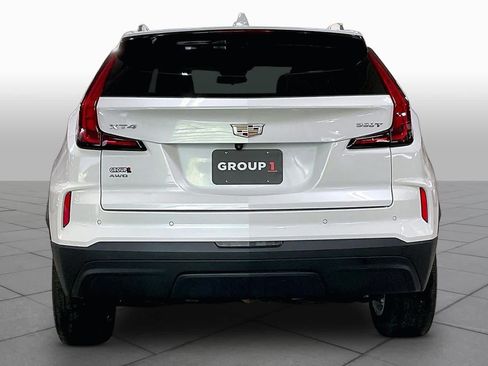 Used 2024 Cadillac XT4 Luxury w/ Cold Weather Package AWD/4WD image 5