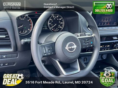 Used 2024 Nissan Rogue SV FWD image 9