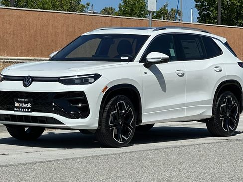 New 2026 Volkswagen Tiguan SEL R-Line AWD/4WD image 8