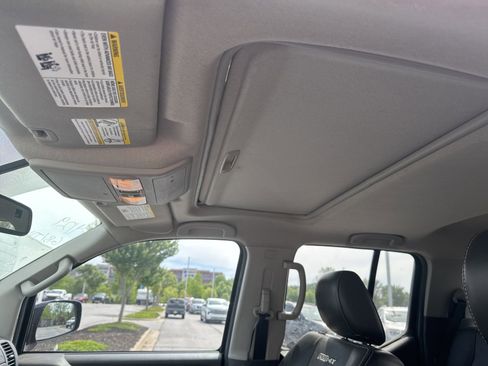 Used 2013 Nissan Frontier PRO-4X w/ Pro-4x Luxury Pkg AWD/4WD image 13