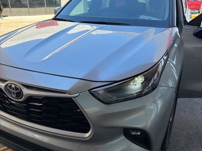 Used 2023 Toyota Highlander XLE