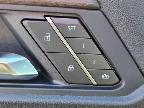 Used 2025 GMC Acadia Denali image 20