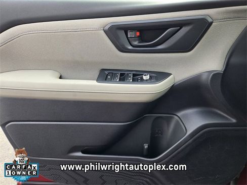 Used 2025 Subaru Forester Premium image 30