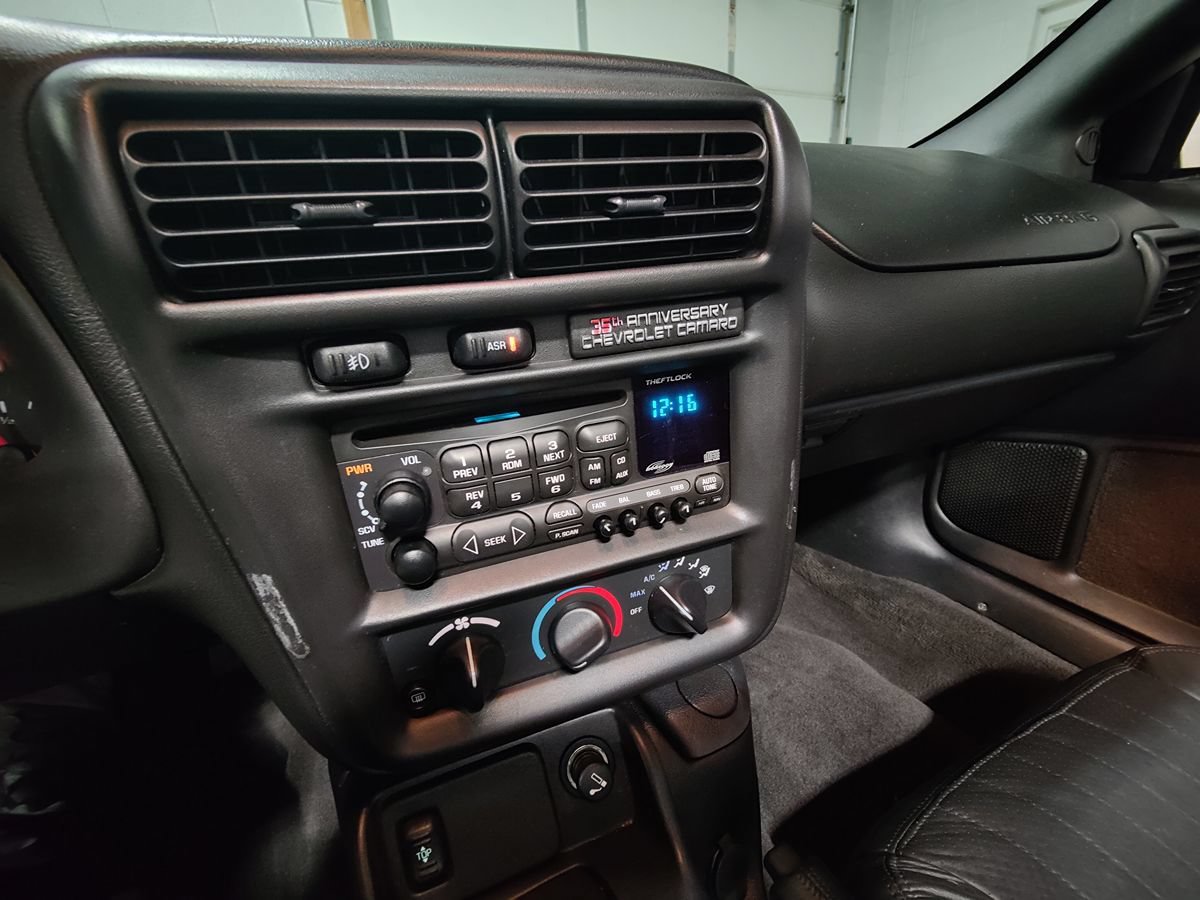 Used 2002 Chevrolet Camaro Z28 RWD image 40