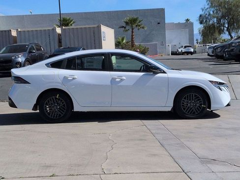 New 2026 Nissan Sentra SV w/ Floor Mat Package FWD image 5