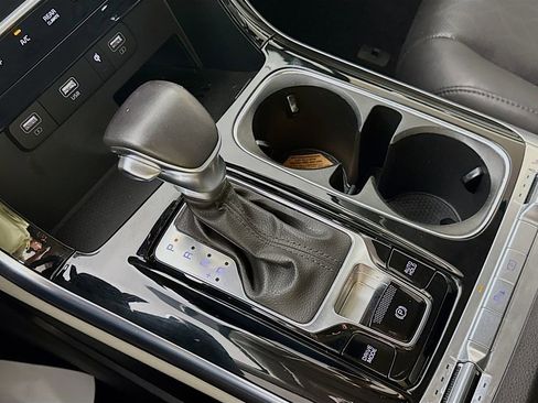 Used 2023 Kia Carnival SX image 20