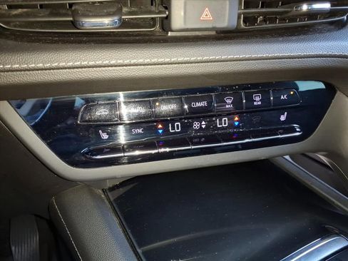 Used 2022 Buick Envision Preferred image 27