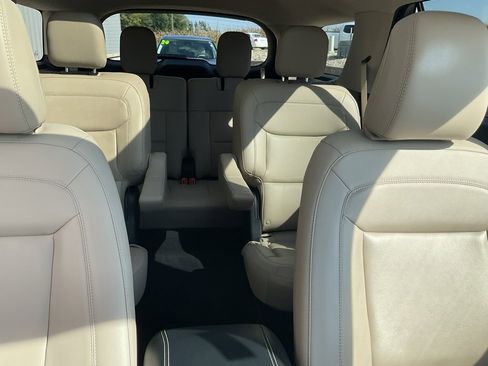 Used 2022 Ford Explorer XLT w/ Equipment Group 202A image 22