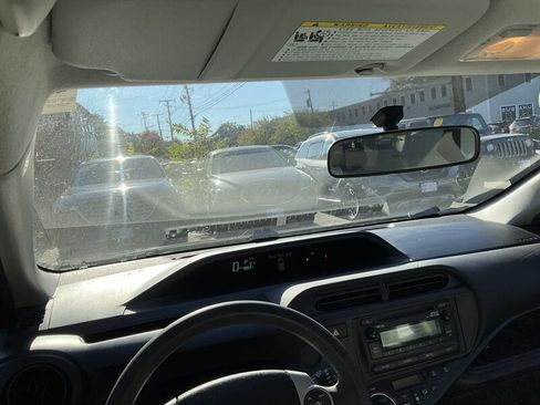 Used 2012 Toyota Prius C One image 18