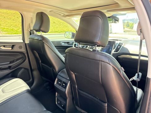 Used 2022 Ford Edge Titanium w/ Class II Trailer Tow Package image 24