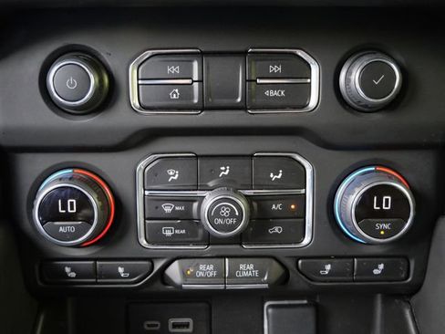 Used 2023 Chevrolet Tahoe LT AWD/4WD image 24