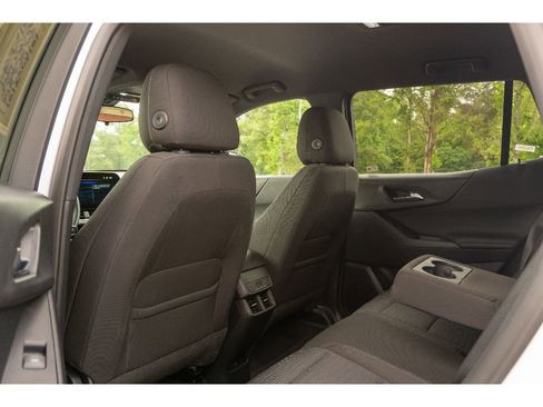 Used 2026 Chevrolet Equinox LT FWD image 11