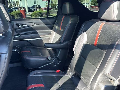 Used 2025 Chevrolet Traverse RS w/ LPO, Floor Liner Package FWD image 23