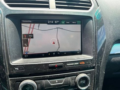 Used 2016 Ford Explorer XLT w/ Equipment Group 202A AWD/4WD image 9
