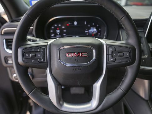 Used 2023 GMC Yukon SLT w/ SLT Luxury Package RWD image 21