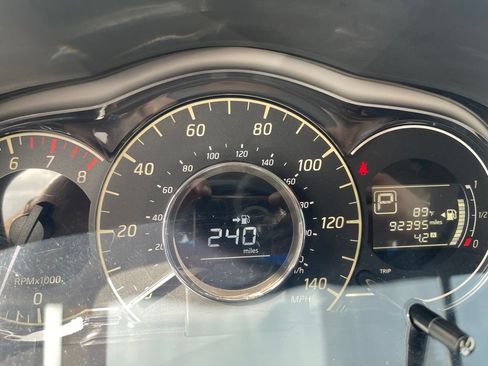 Used 2016 Nissan Versa Note SV FWD image 12