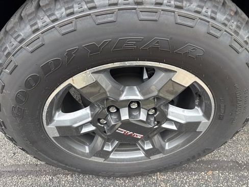 New 2025 GMC Sierra 2500 SLT image 6