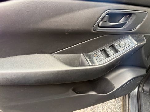 Used 2024 Nissan Rogue S AWD/4WD image 15