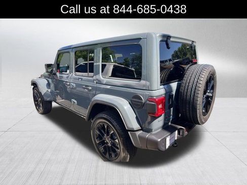 Used 2025 Jeep Wrangler Unlimited Sahara w/ Safety Group AWD/4WD image 5