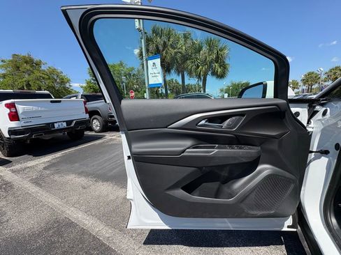 Used 2026 Chevrolet Equinox EV LT FWD image 29