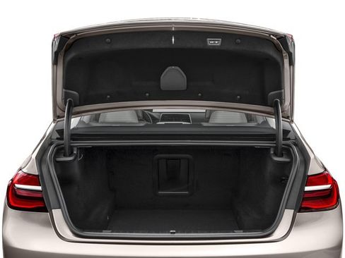 Used 2017 BMW 750i RWD image 12