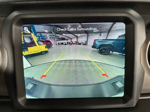 Used 2021 Jeep Gladiator Sport image 7