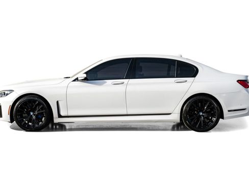 Used 2020 BMW M760i xDrive w/ Luxury Rear Seating Package image 11