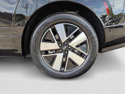 New 2026 Hyundai Ioniq 9 SEL image 9