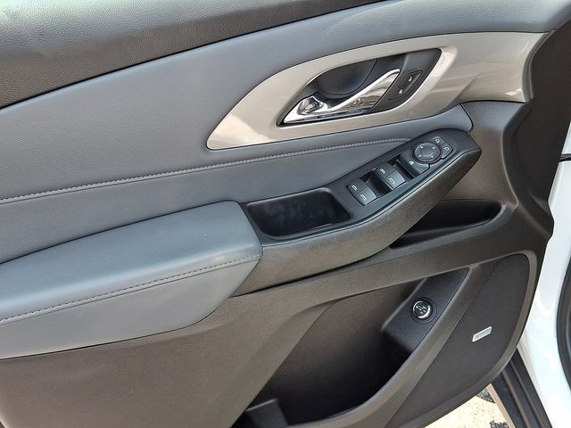 Used 2021 Chevrolet Traverse LT w/ LT Premium Package FWD image 12