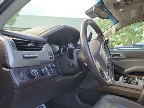 Used 2019 GMC Yukon XL Denali w/ Denali Ultimate Package AWD/4WD image 7