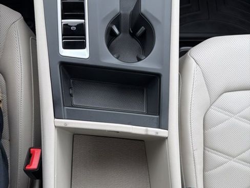 Used 2024 Volkswagen Atlas SE image 13