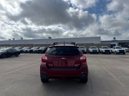 Used 2017 Subaru Crosstrek 2.0i Premium w/ Moonroof Package AWD/4WD image 16