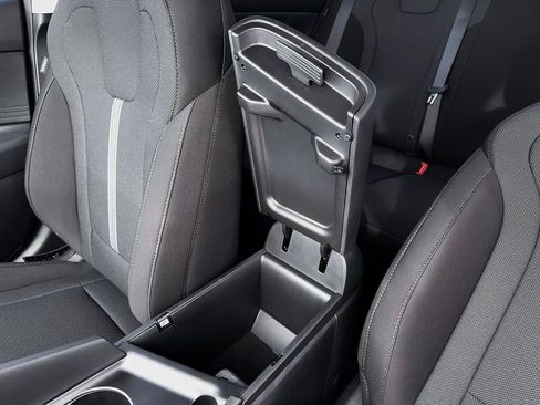 New 2026 Hyundai Elantra SE FWD image 19