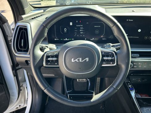 Certified 2025 Kia Sorento SX Prestige image 19