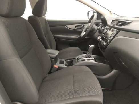 Used 2020 Nissan Rogue Sport S image 21