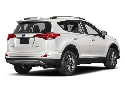 Used 2018 Toyota RAV4 XLE AWD/4WD image 3