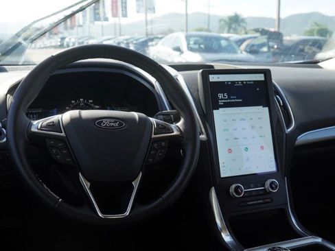 Used 2024 Ford Edge Titanium image 20