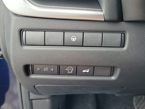 Certified 2024 Nissan Rogue SV FWD image 24