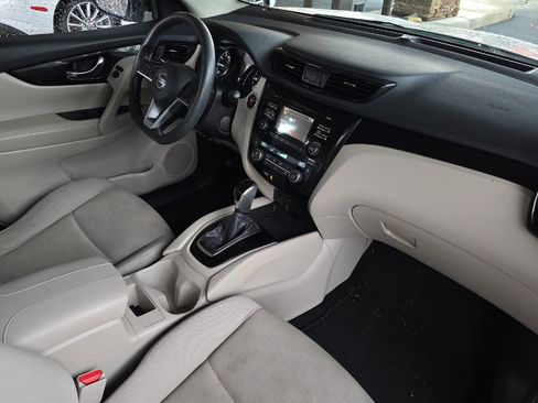 Used 2017 Nissan Rogue Sport SV image 21