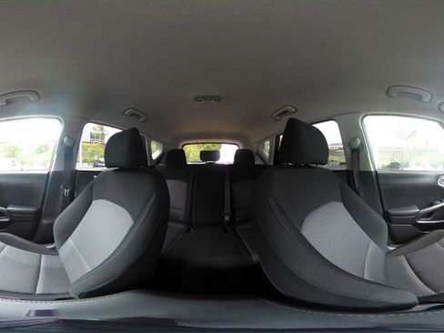 Used 2025 Kia Soul LX w/ LX Technology Package FWD image 40