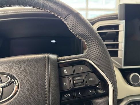 Used 2025 Toyota Sequoia Capstone AWD/4WD image 43