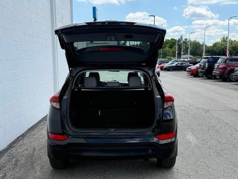 Used 2017 Hyundai Tucson SE w/ SE Popular Package 02 AWD/4WD image 8
