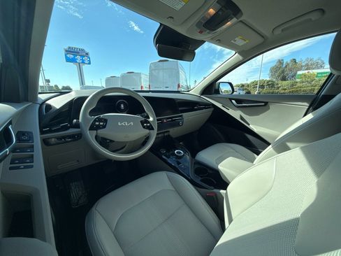 Used 2023 Kia Niro Wind FWD image 9