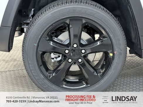 New 2025 Jeep Grand Cherokee Altitude image 6