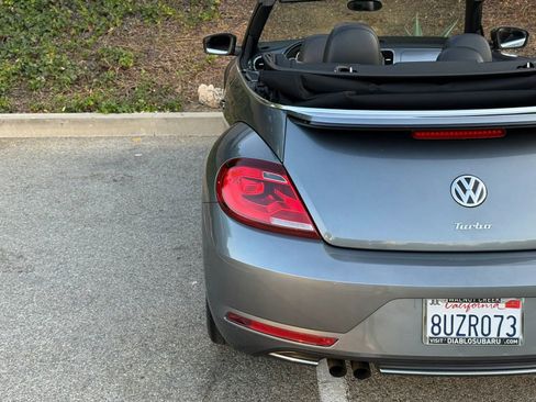 Used 2018 Volkswagen Beetle 2.0T Coast FWD image 19