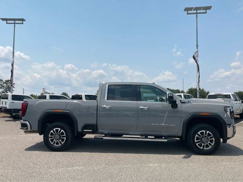 Used 2024 GMC Sierra 2500 SLT w/ SLT Premium Package RWD image 4